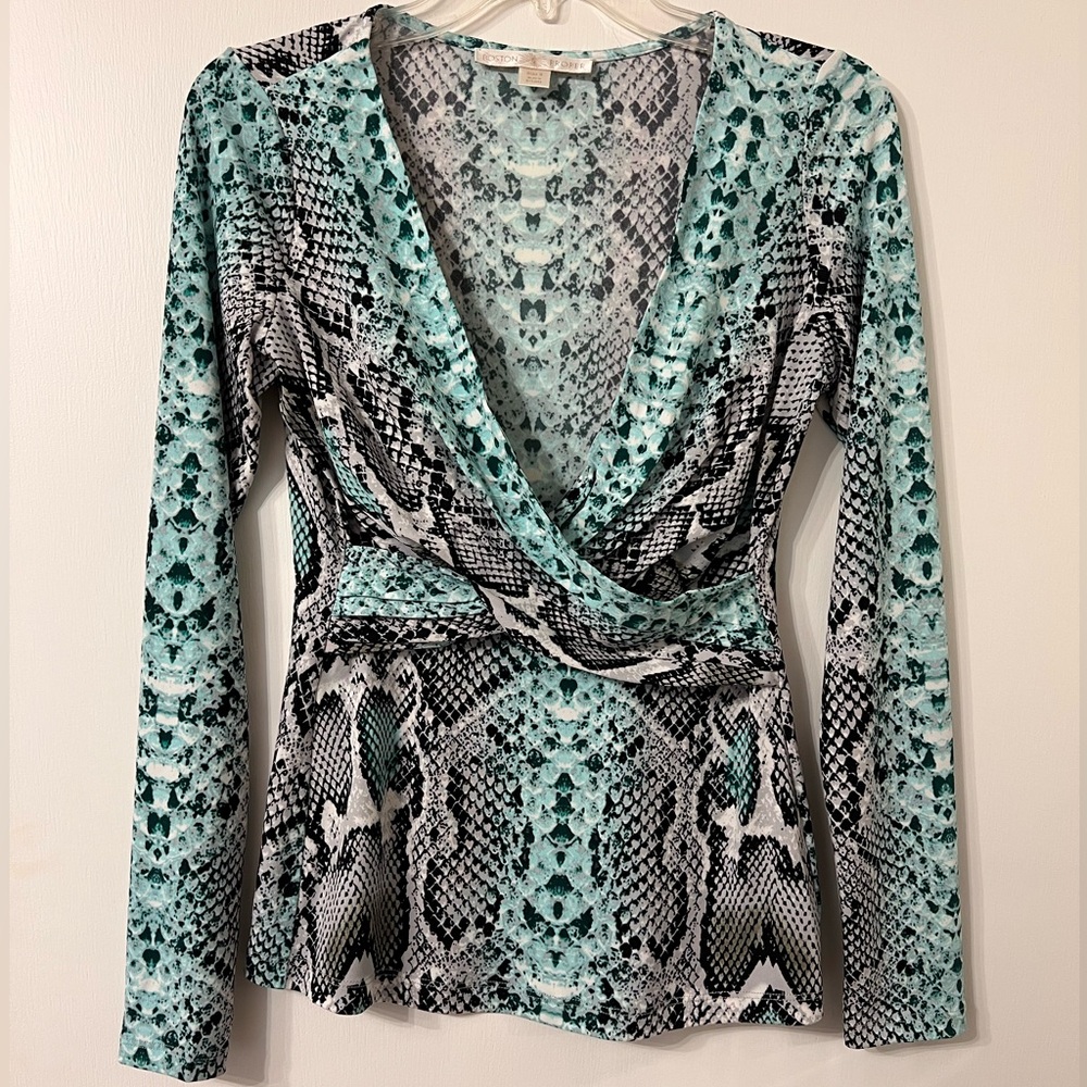 BOSTON PROPER SNAKE PRINT FAUX WRAP LONG SLEEVE TOP ✨